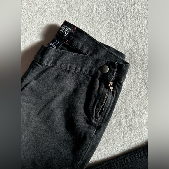 Urban Outfitters BDG Bella Black Low Rise Flare Jeans NWOT - Picture 4 of 13